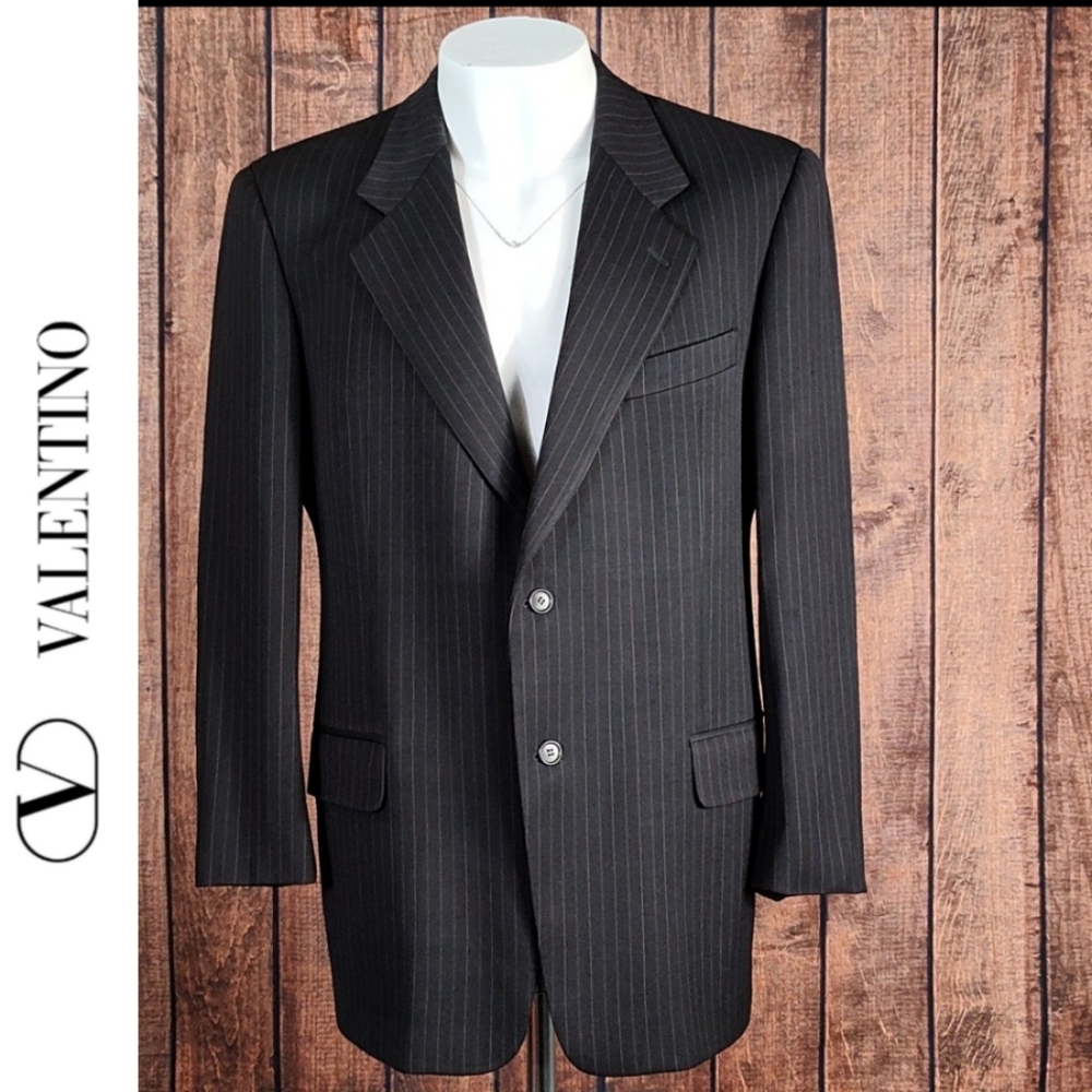 Valentino Pinstripe Wool Made in Italy 2 Button Blazer Excellent Condition
